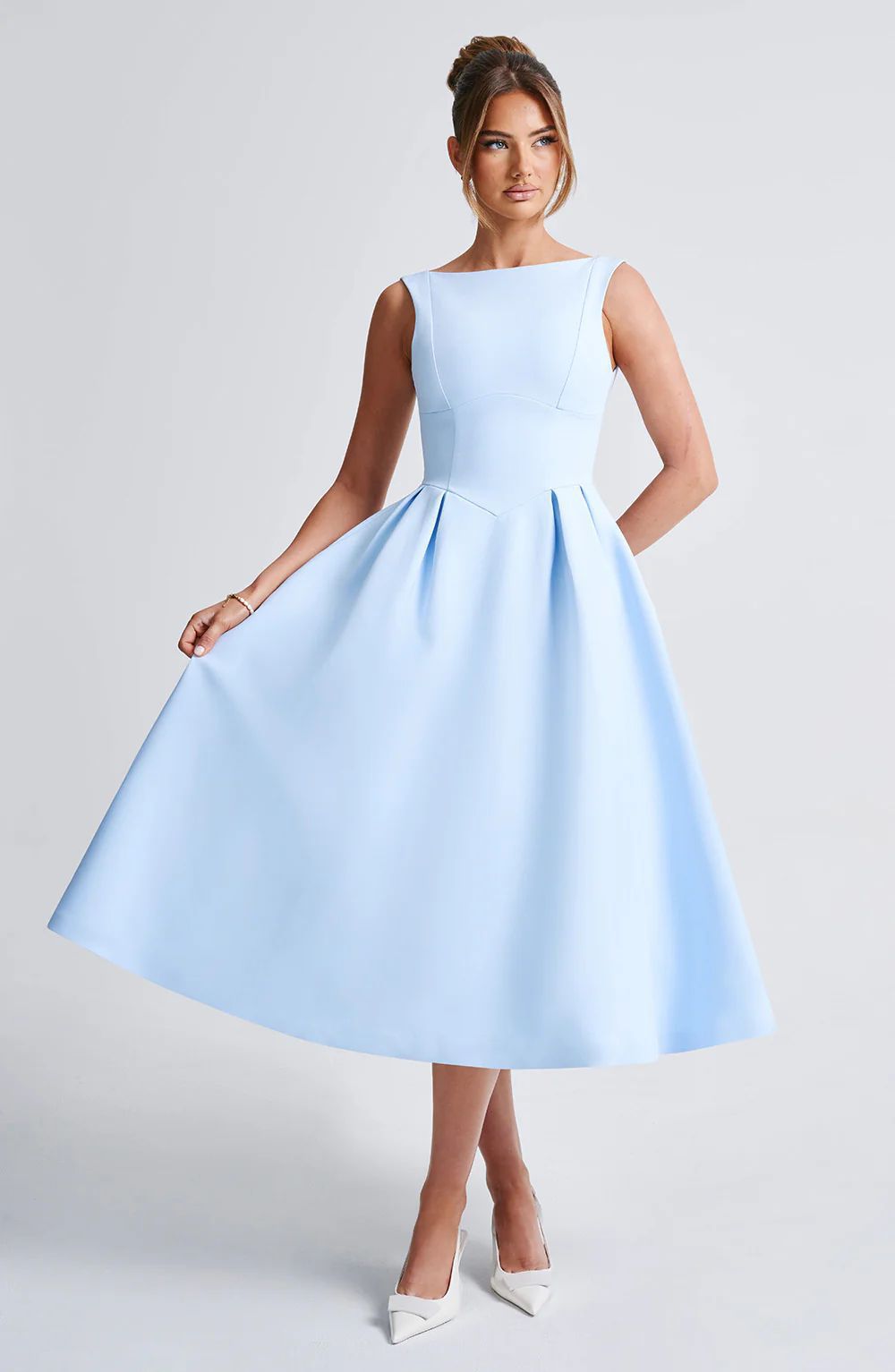 Damen Elegantes Kleid mit tailliertem Oberteil und fließendem Rock WOLFF