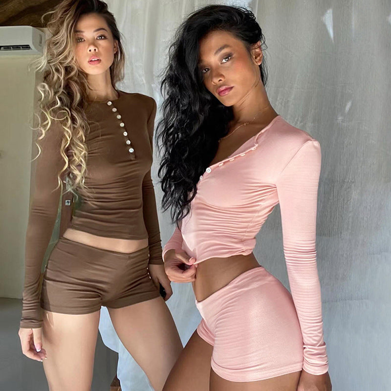 Damen Sportliches Langarmoberteil mit figurbetontem Schnitt und komfortablen Shorts WOLFF